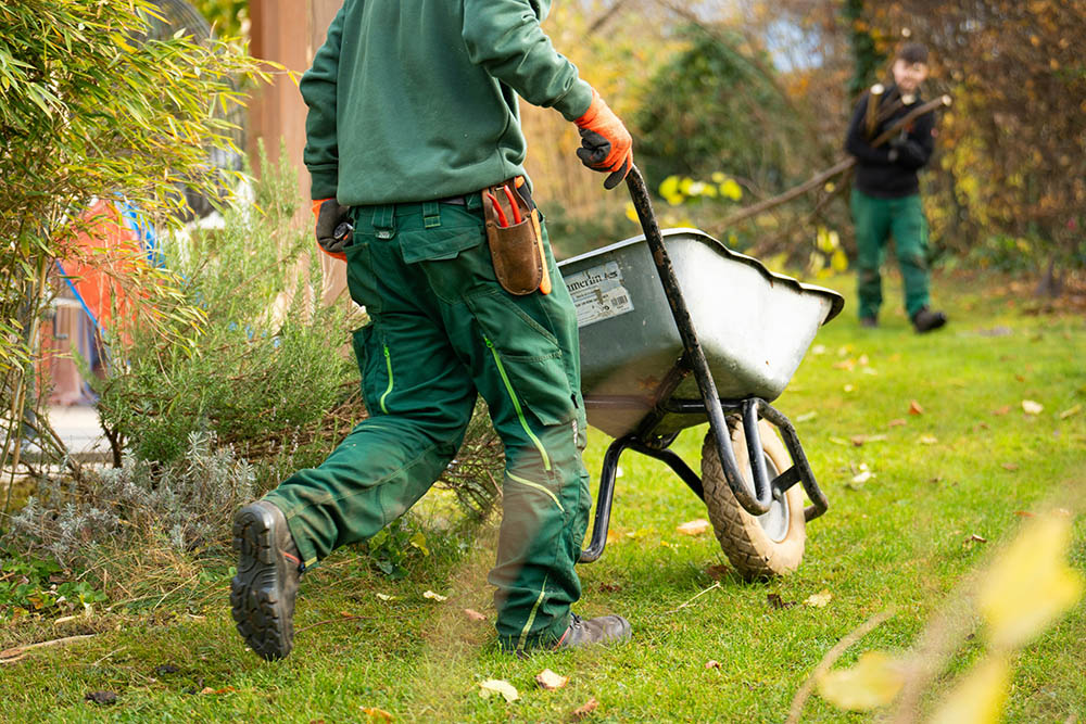 Stellenanzeige: Mitarbeiter (m/w/d) im Garten- und Landschaftsbau