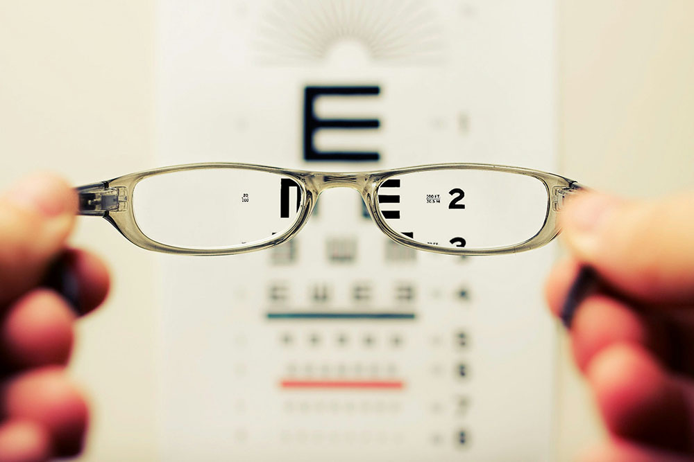 Jeder braucht eine Brille – Pro Optik